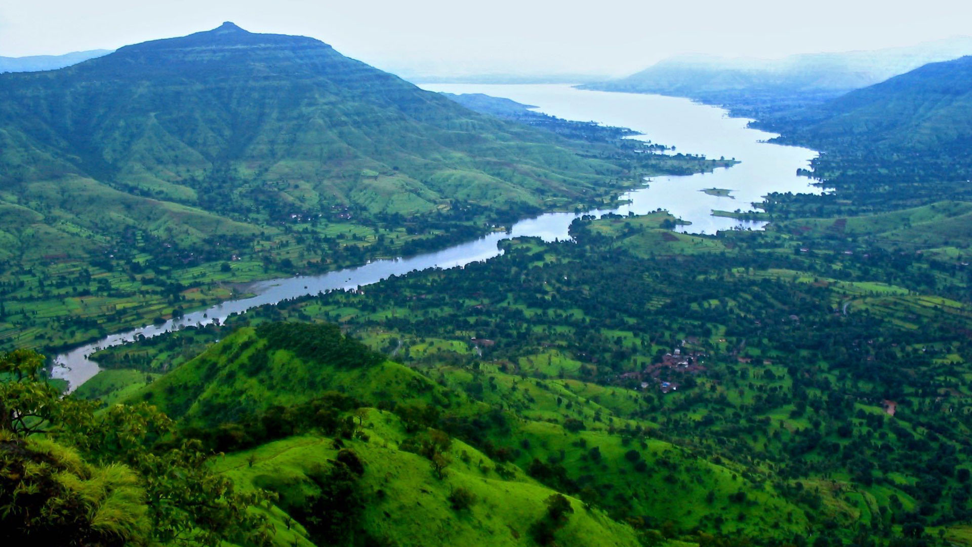 tourist destinations near panchgani